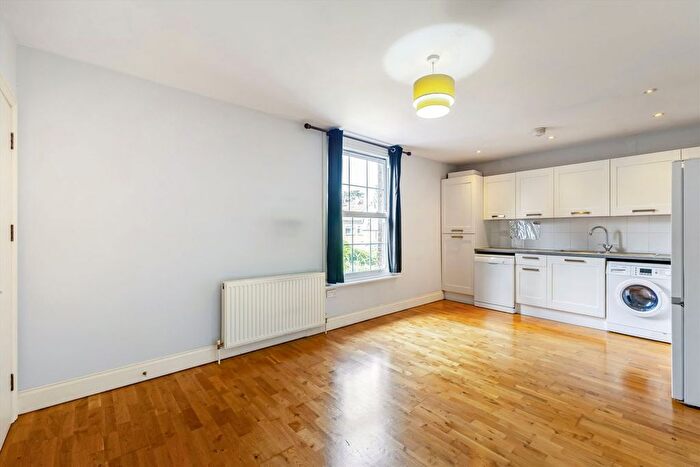 1 Bedroom Flat To Rent In St Albans Road, Watford, WD17