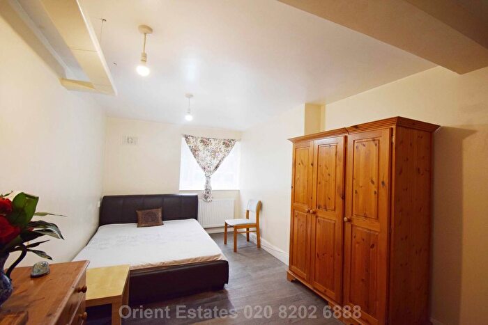Property To Rent In Sturgess Avenue, Hendon Central, NW4
