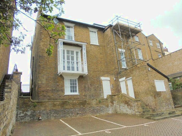 2 Bedroom Apartment To Rent In Ashford Road, Maidstone, ME14