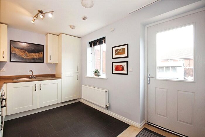 2 Bedroom Semi-Detached House For Sale In Amey Way, Warwick, CV34