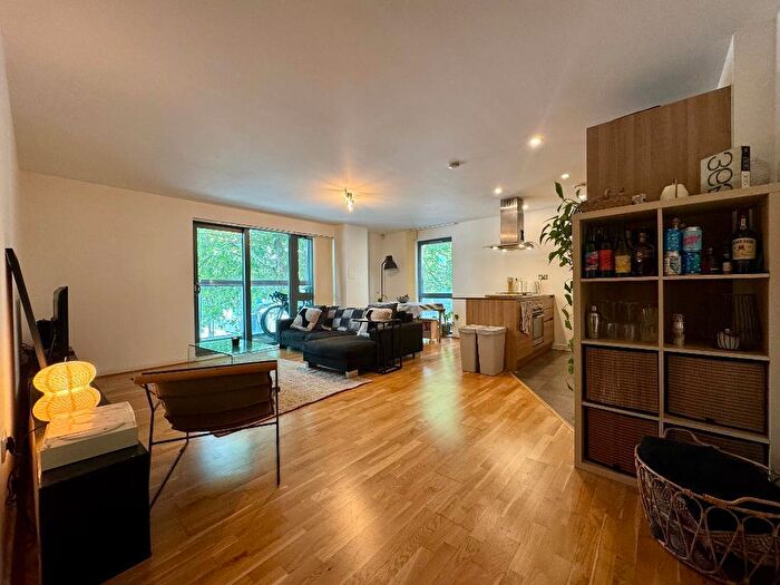 3 Bedroom Flat To Rent In Crowder Street, Shadwell, London, E1