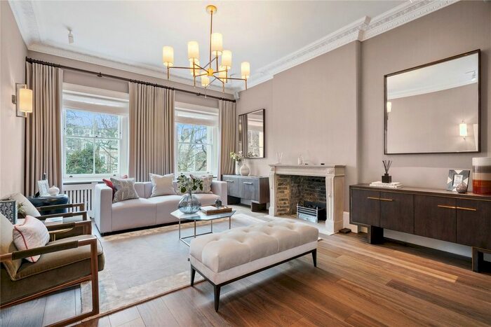3 Bedroom Flat To Rent In Onslow Gardens, South Kensington, London, SW7