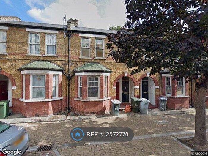 2 Bedroom Flat To Rent In Stratford, Stratford, E15
