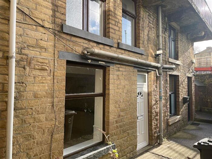 1 Bedroom House To Rent In Gooder Lane, Brighouse, HD6