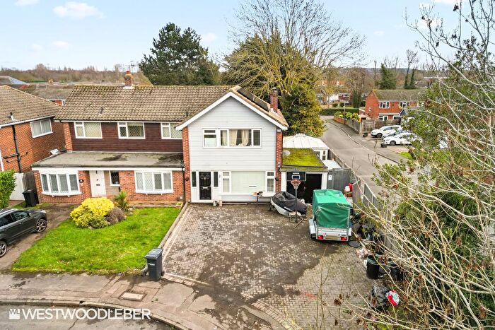 4 Bedroom Semi Detached House For Sale In Priory Close, Broxbourne, EN10