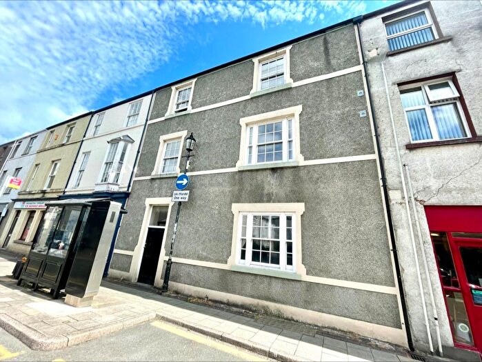 2 Bedroom Property To Rent In Watling Street, Llanrwst, LL26