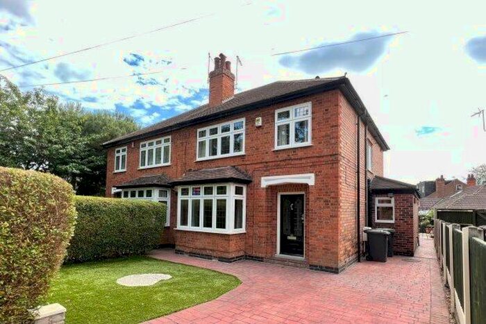 3 Bedroom Semi-Detached House To Rent In Bramcote Drive, Nottingham, NG9
