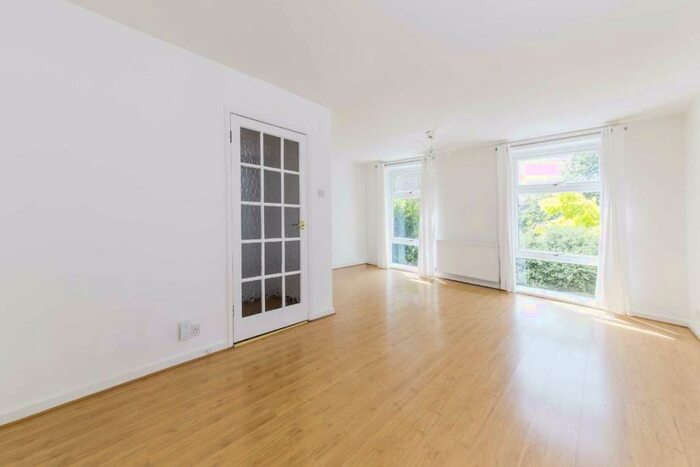 3 Bedroom House To Rent In Sancroft Street, Kennington, SE11