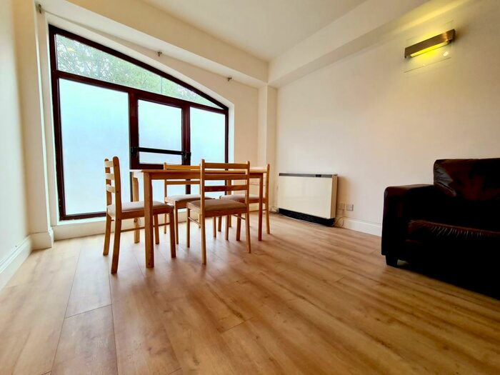 1 Bedroom Apartment To Rent In Knighten Street, Wapping, E1W
