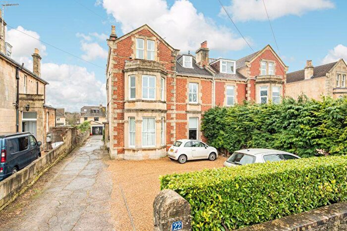 2 Bedroom Flat For Sale In Combe Park, Bath, BA1