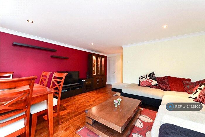 2 Bedroom Maisonette To Rent In Schooner Close, London, E14