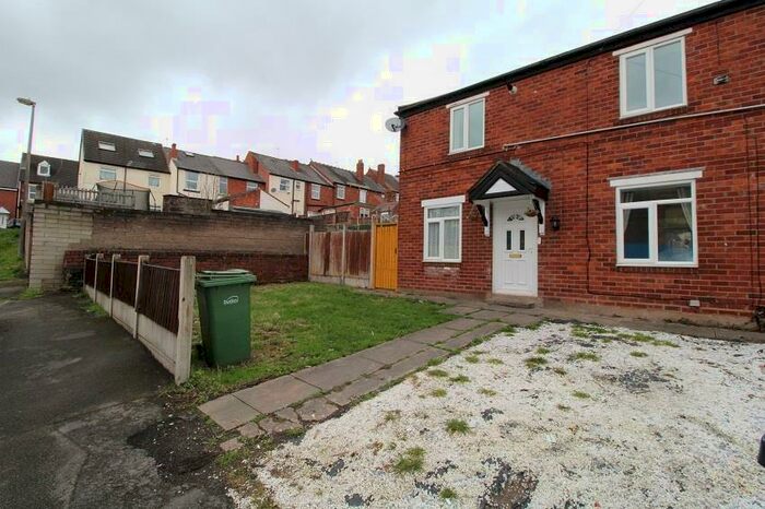 3 Bedroom Semi-Detached House To Rent In White City Road, Brierley Hill, DY5