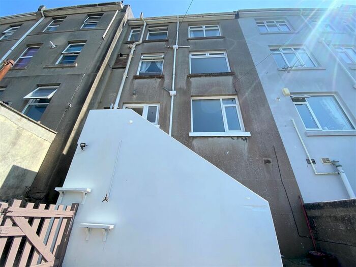 1 Bedroom Flat To Rent In Pennsylvania Road, Torquay, TQ1