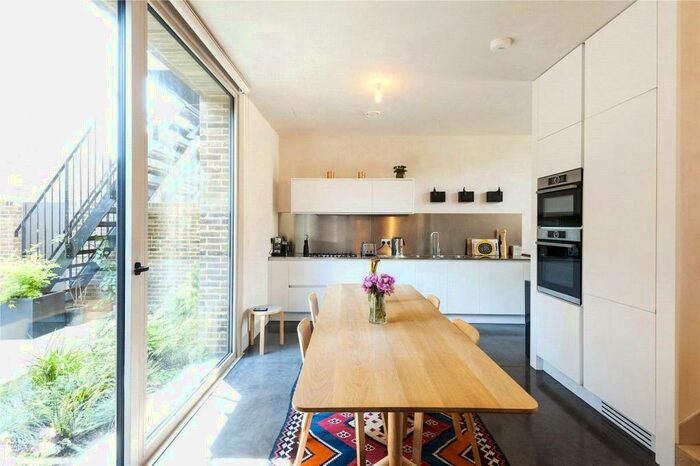 3 Bedroom Terraced House To Rent In Shepherdess Walk, London, N1