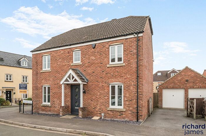 4 Bedroom Detached House For Sale In White Eagle Road, Haydon End, Swindon, SN25
