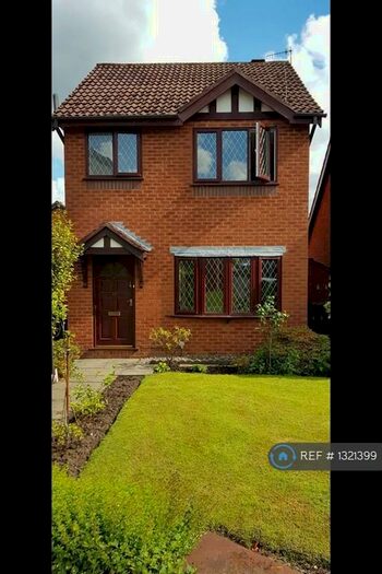 3 Bedroom Detached House To Rent In St. Edmund Hall Close, Ramsbottom, Bury, BL0