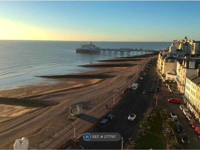 3 Bedroom Flat To Rent In Metropole Court, Eastbourne, BN22