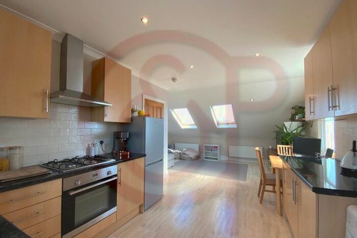2 Bedroom Flat To Rent In Melrose Terrace, Hammersmith, W6
