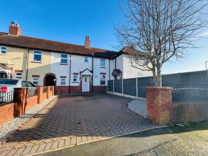 3 Bedroom Terraced House For Sale In Lady Greys Walk, Wollaston, DY8