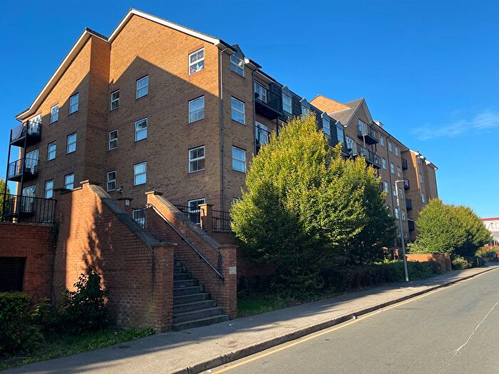 2 Bedroom Flat To Rent In Holly Street, Luton, LU1