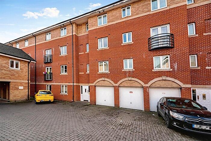 2 Bedroom Apartment For Sale In Saltash Road, Swindon, SN2