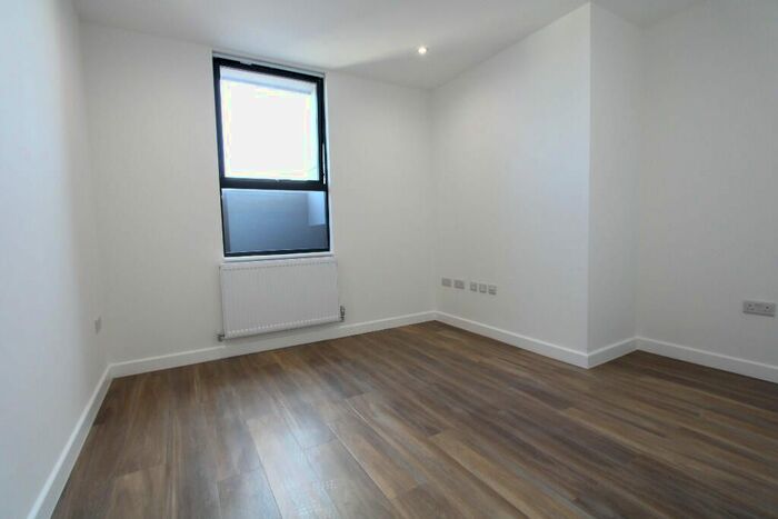 2 Bedroom Flat To Rent In Disraeli Rd, Putney, SW15