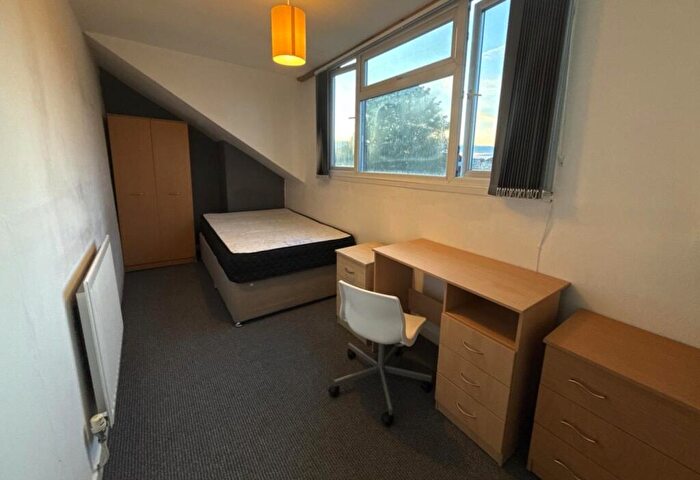 1 Bedroom Terraced House To Rent In Carlyle Road, Birmingham, B16