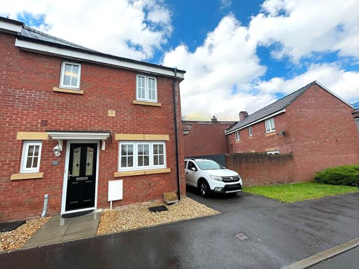 3 Bedroom Semi-Detached House To Rent In Lonydd Glas, Llanharan, Pontyclun, CF72