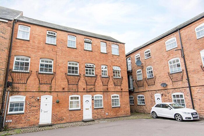 1 Bedroom Flat For Sale In Hampton Court, Market Harborough, LE16