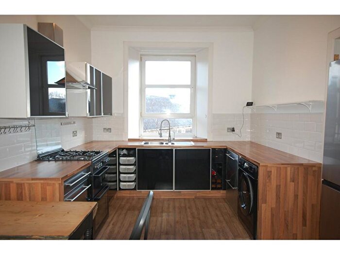 2 Bedroom Flat To Rent In Dalry Road, Edinburgh, EH11
