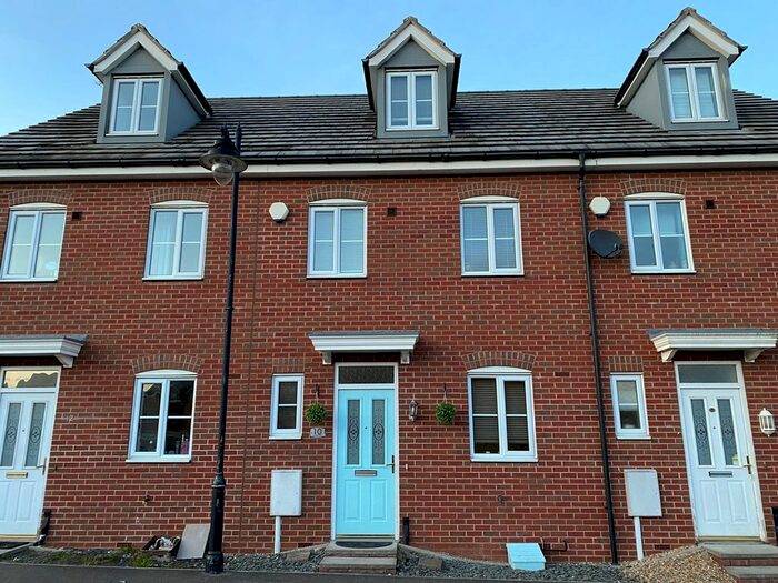 3 Bedroom Town House To Rent In Coltsfoot Drive, Bourne PE10