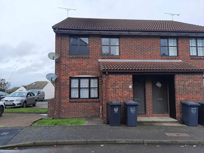 1 Bedroom Maisonette To Rent In Cooper Close, Greenhithe, DA9