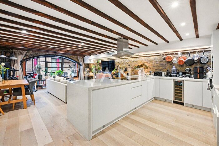 1 Bedroom Flat For Sale In Chandlery House, Gowers Walk, London, E1