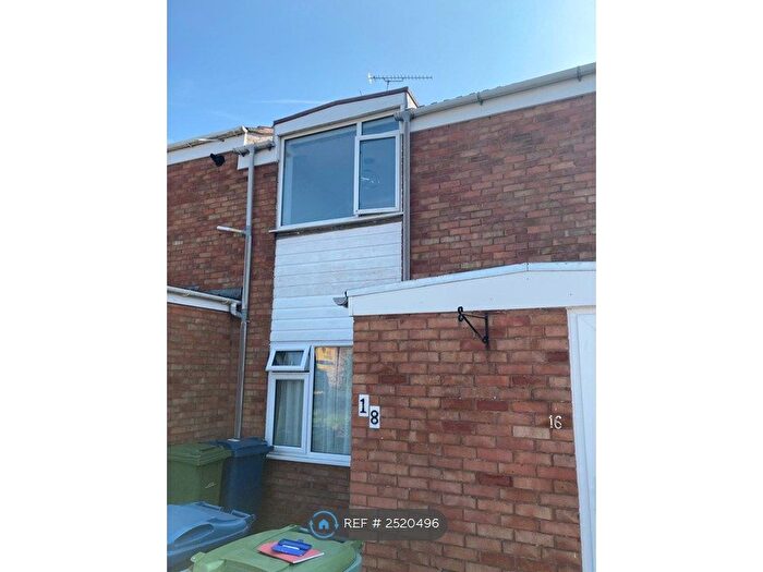 1 Bedroom Flat To Rent In Linksfield Grove, Stafford, ST16