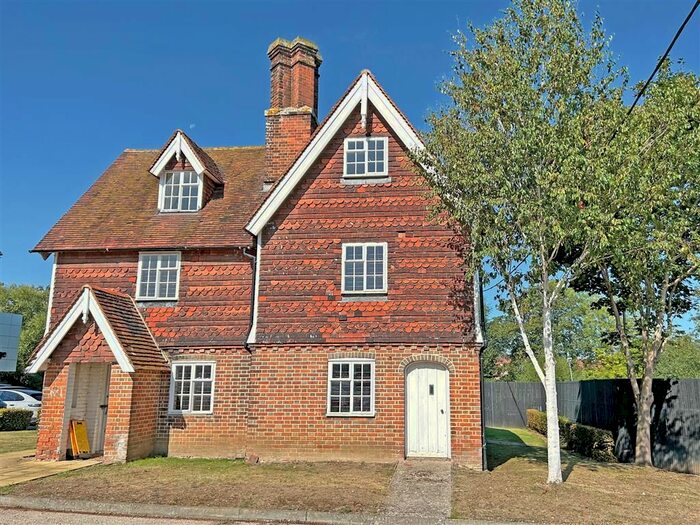 3 Bedroom Semi-Detached House For Sale In Five Oak Green Road, Tonbridge, TN11