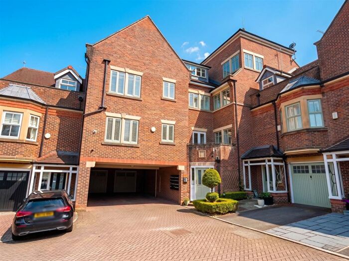 2 Bedroom Flat For Sale In Grove Lane, Hale, Altrincham, WA15