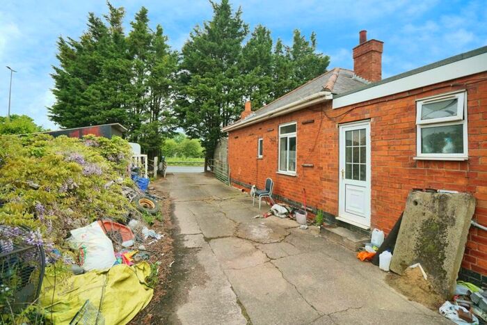 3 Bedroom Detached Bungalow For Sale In Lichfield Road, Barton Under Needwood, Burton-on-Trent, DE13