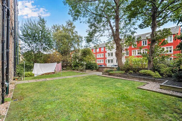 2 Bedroom Flat For Sale In / Dean Park Street, Edinburgh, EH4