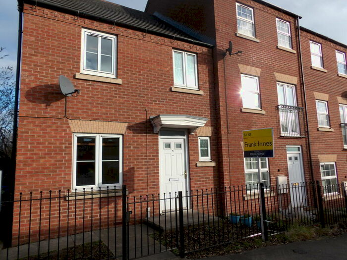 3 Bedroom End Of Terrace House To Rent In Richmond Gardens, Chesterfield, S41