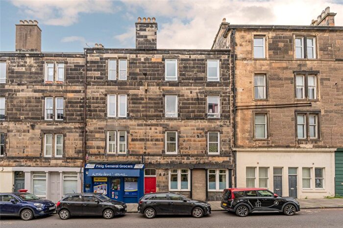 2 Bedroom Flat For Sale In Newhaven Road, Edinburgh, EH6
