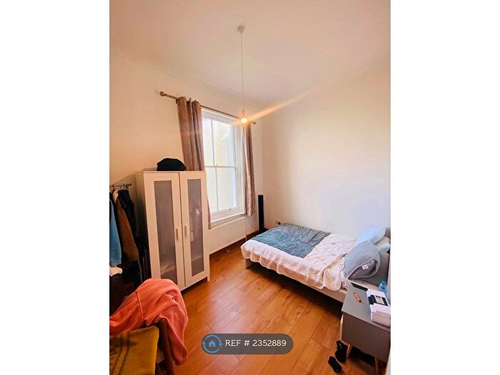 1 Bedroom Flat To Rent In Wellington Road, Brighton And Hove, BN2