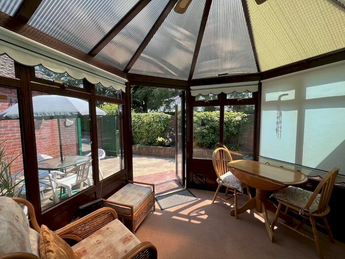 2 Bedroom Semi-Detached Bungalow For Sale In Meadowbrook Court, Twmpath Lane, Gobowen, Oswestry, SY10
