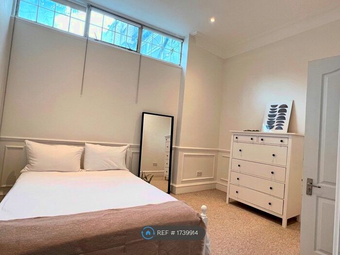 2 Bedroom Flat To Rent In Danbury Street, London, N1