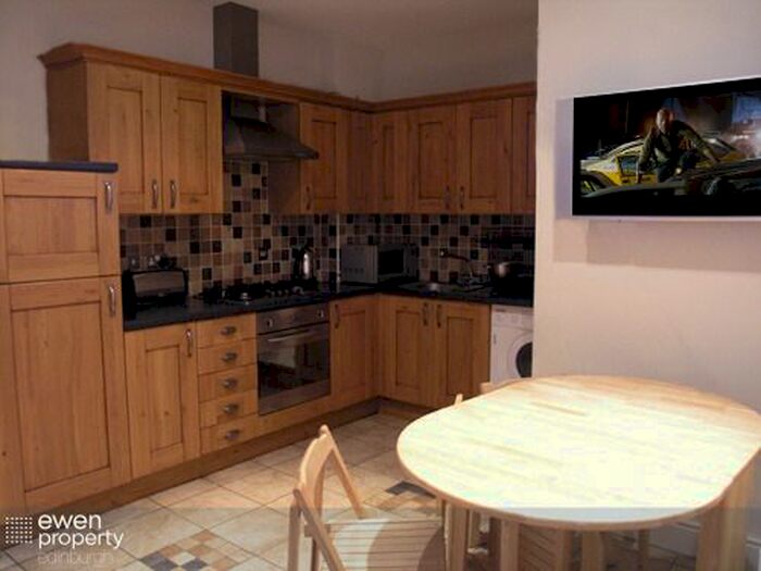 4 Bedroom Flat To Rent In Warrender Park Road, Edinburgh EH9