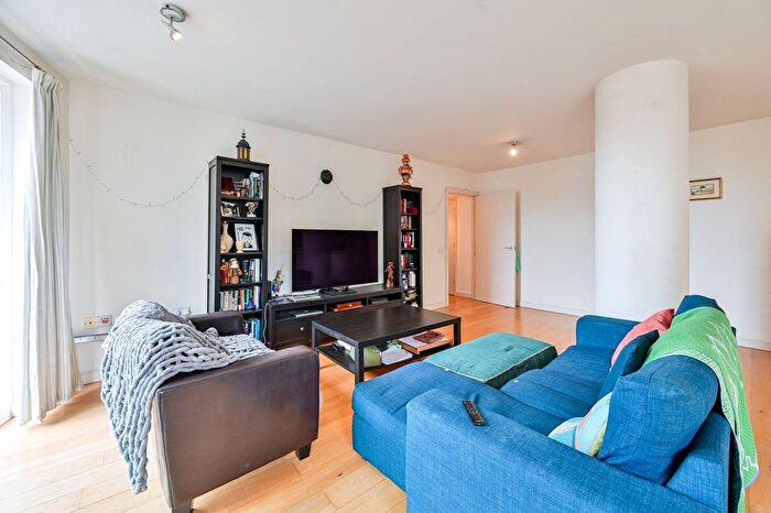 2 Bedroom Flat For Sale In Steedman Street, Elephant And Castle, London, SE17