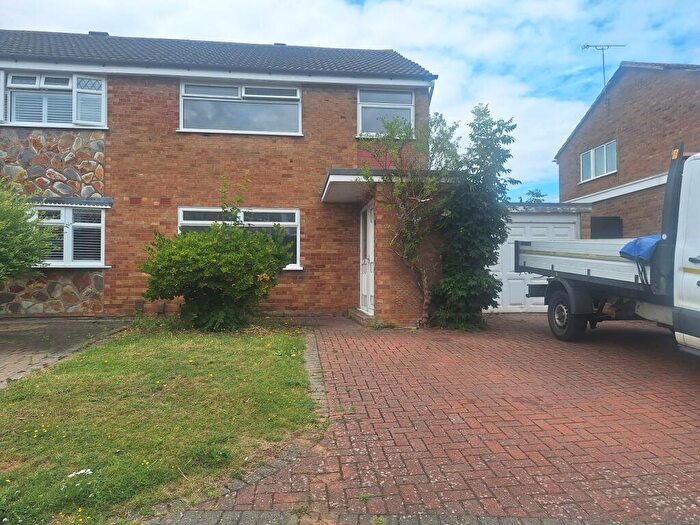 3 Bedroom Semi-Detached House To Rent In Torrington Close, Wigston, Leicestershire., LE18
