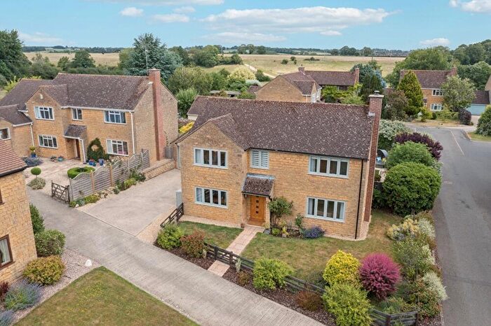 4 Bedroom Detached House For Sale In Norris Acre, Hinton-In-The-Hedges, NN13