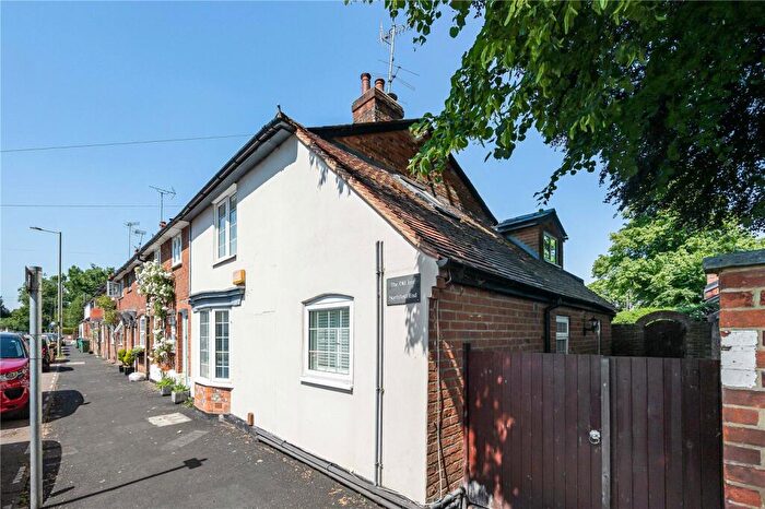 4 Bedroom Semi-Detached House For Sale In Northfield End, RG9