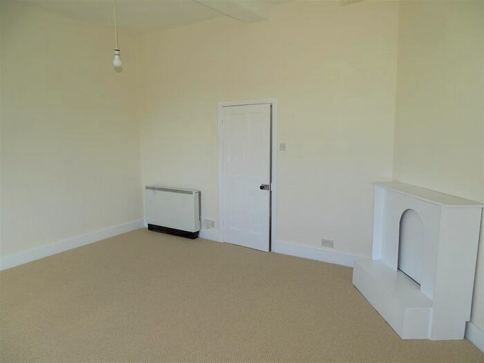 2 Bedroom Flat To Rent In A Market Place North, Ripon, North Yorkshire, HG4
