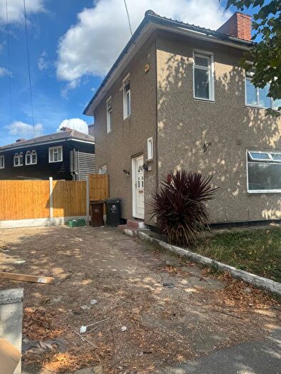 3 Bedroom Terraced House To Rent In Wood Lane, Dagenham, RM8